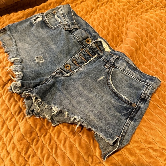 Free People size 26 Jean shorts - Picture 1 of 3